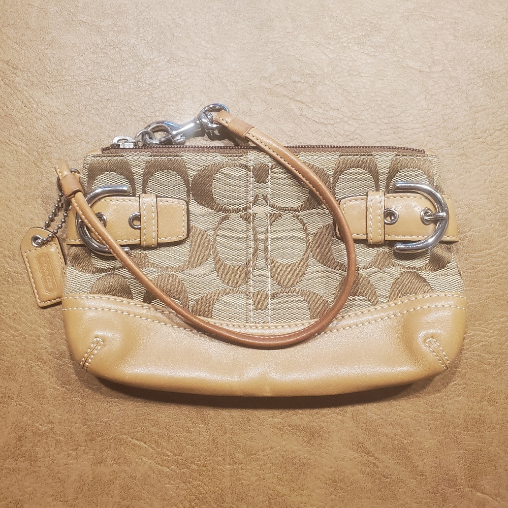 Vintage Coach Soho Tan Signature Wristlet Cc Print Tan Brown Wallet